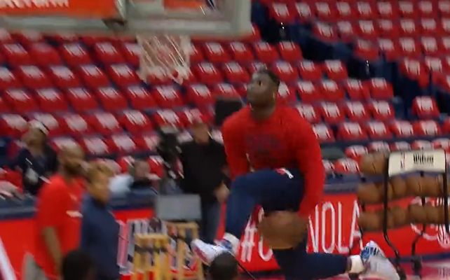 Šį sezoną nežaisiantis Z. Williamsonas treniravosi prieš „Pelicans“ rungtynes (VIDEO)