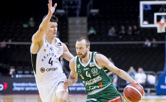 Pirmosios kovos klaidų nekartojęs „Žalgiris“ – per žingsnį nuo LKL pusfinalio