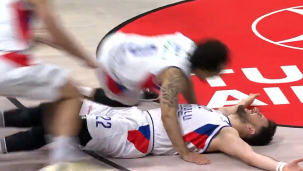 V. Micičius metimu su sirena išplėšė pergalę ir „Anadolu Efes“ klubui bilietą į Eurolygos finalą