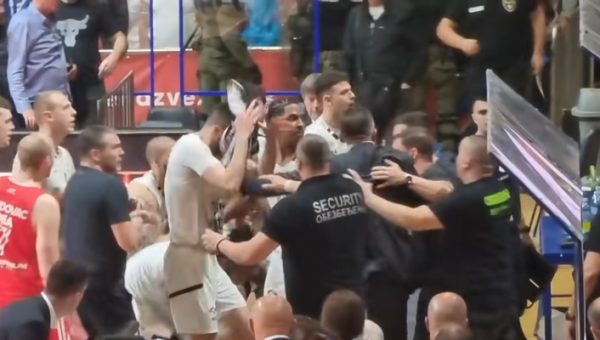 Adrijos lyga išrašė didžiulę baudą „Crvena zvezda“ klubui už sirgalių elgesį