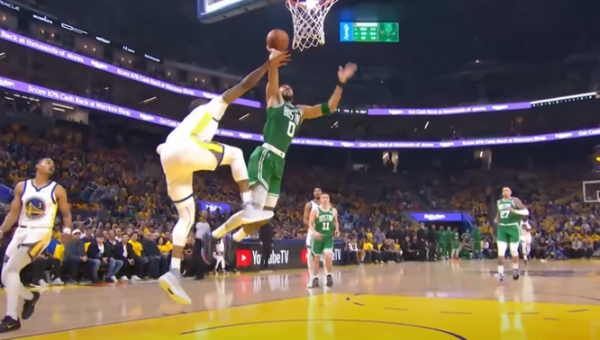 NBA finalo startas: gražiausi „Celtics“ ir „Warriors“ mačo epizodai (VIDEO)