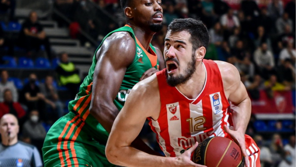„Barcelona“ vėl nori prisivilioti „Crvena Zvezda“ lyderį