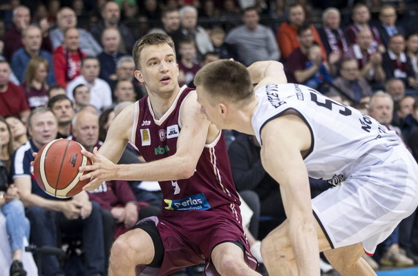 „Lietkabelis“ išsiskyrė su K. Giedraičiu