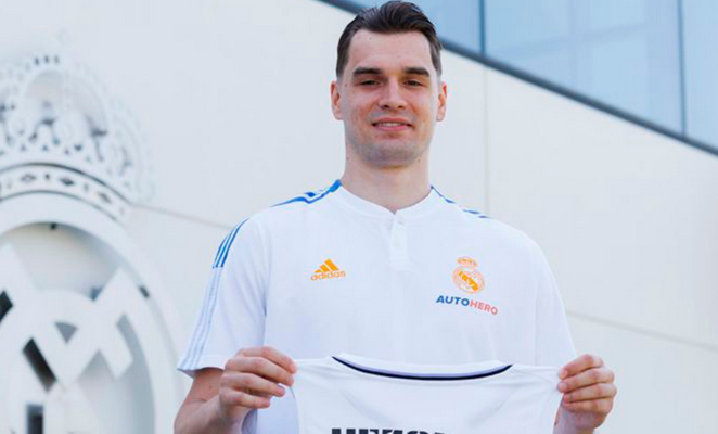 M. Hezonja oficialiai pristatytas „Real“ klube 