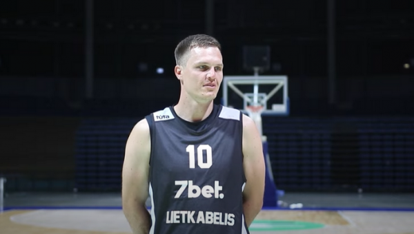 V. Lipkevičius: reikia greičiau pamiršti, kas buvo ir viską pradėti nuo naujo balto lapo