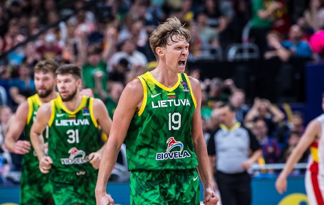 Aiškėja, kiek „Pinar Karšiyaka“ klube uždirbs M. Kuzminskas