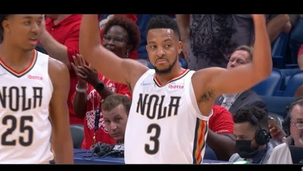 C.J. McCollumas pasirašė naują sutartį su „Pelicans“