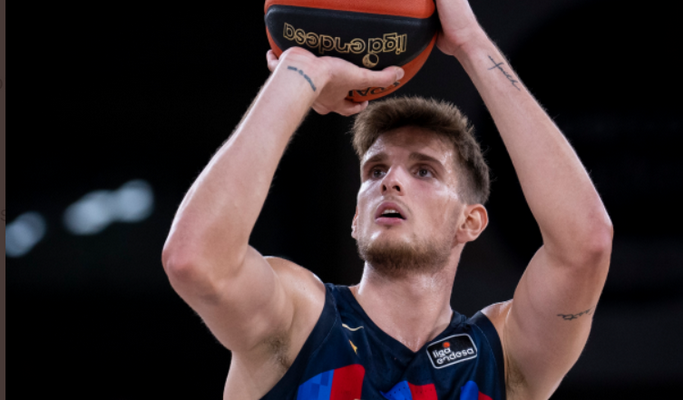 „Barcelona“ ilgam prarado dar vieną žaidėją