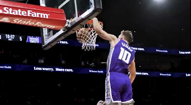 D. Sabonis buvo arti dvigubo dublio, o „Kings“ iškovojo pergalę (VIDEO)