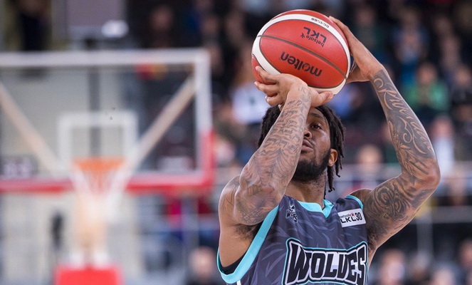 Atsipalaidavusi „Wolves“ išvargo pergalę prieš „Pieno žvaigždes“