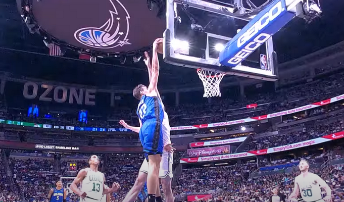 J. Greeno, F. Wagnerio ir Giannio dėjimai – įspūdingiausi NBA nakties momentai (VIDEO)