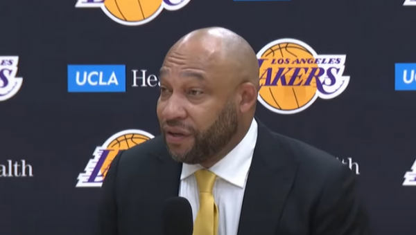 „Lakers“ strategas apie tragiško sezono starto priežastis: buvo daug individualių klaidų