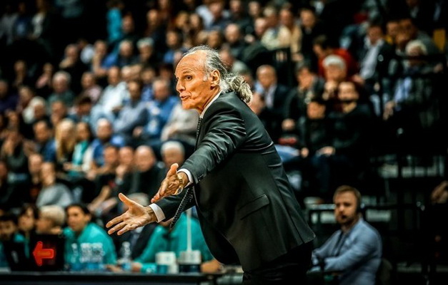Oficialu: D. Ivanovičius treniruos „Crvena Zvezda“