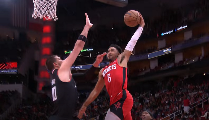 Įspūdingas „Rockets“ puolėjo dėjimas - gražiausias NBA nakties epizodas (VIDEO)