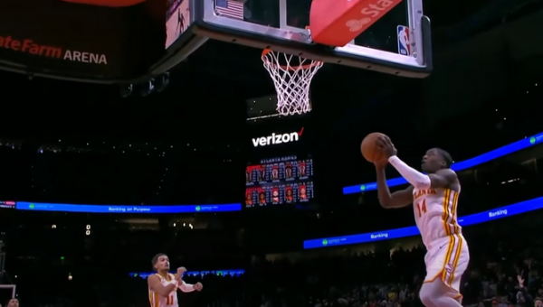 A.J. Griffino pergalingas metimas - gražiausias NBA nakties epizodas (VIDEO)
