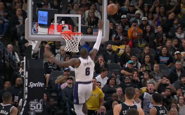 L. Jameso dėjimas - gražiausias NBA nakties epizodas (VIDEO)