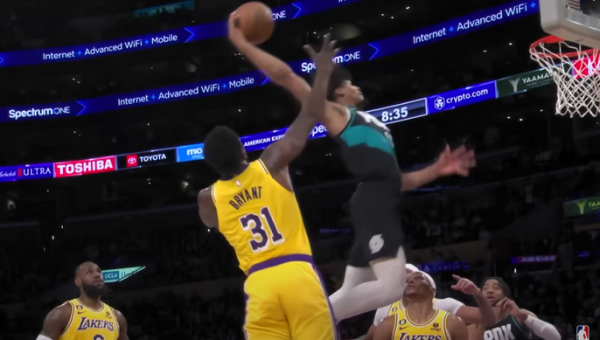 Įspūdingas dėjimas į „Lakers“ krepšį - gražiausias NBA nakties epizodas (VIDEO)