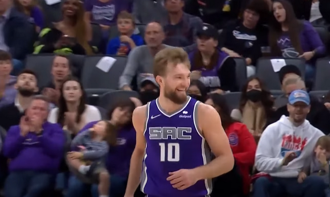 D. Sabonis sužaidė solidžias rungtynes, o „Kings“ pranoko „Clippers“