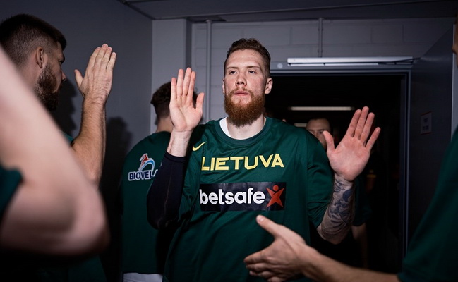 Aiškėja, ar I. Brazdeikis planuoja ir toliau vilkėti Lietuvos rinktinės marškinėlius