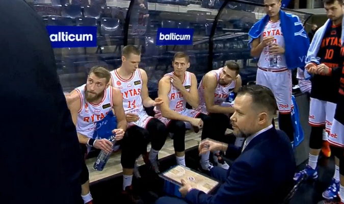 Minutės pertraukėlės: išgirskite emocingus G. Žibėno nurodymus krepšininkams (VIDEO)