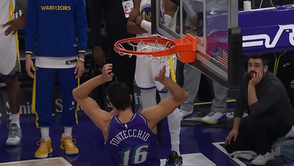 S. Fontecchio pergalingas dėjimas - gražiausias NBA nakties epizodas (VIDEO)