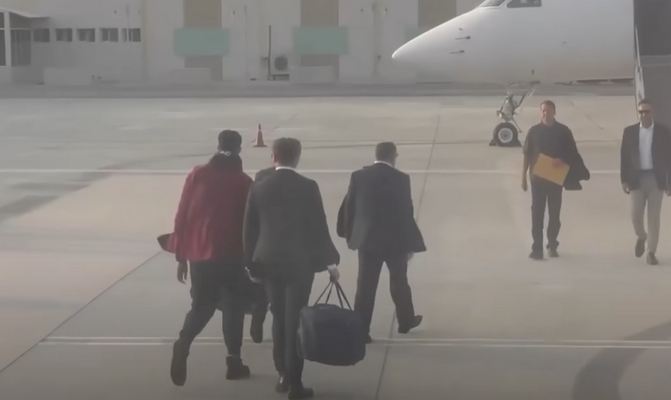 Pamatykite išskirtinius vaizdus iš B. Griner išlaisvinimo operacijos (VIDEO)