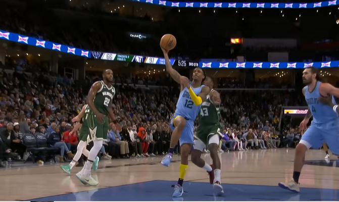 Gražiausias NBA nakties epizodas - J. Moranto metimas (VIDEO)
