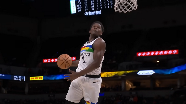 Gražiausias NBA nakties epizodas - triuškinantis „Timberwolves“ gynėjo dėjimas