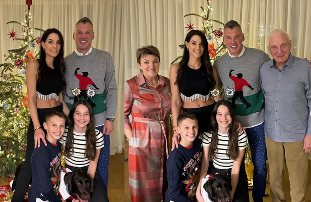 Šaro šeimos šventės: tėvų vizitas ir šeimyninė nuotrauka (FOTO)