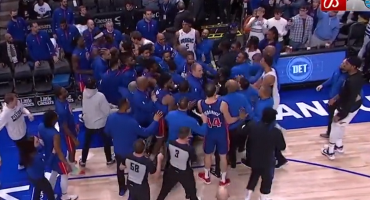NBA lygoje – masinės muštynės ir be sąmonės likęs vokietis (VIDEO)