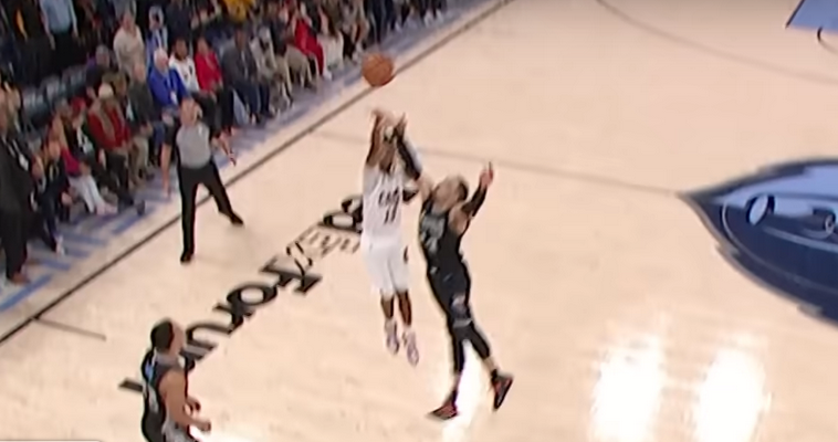 Gražiausias NBA nakties epizodas - blokas paskutinėmis mačo sekundėmis (VIDEO)