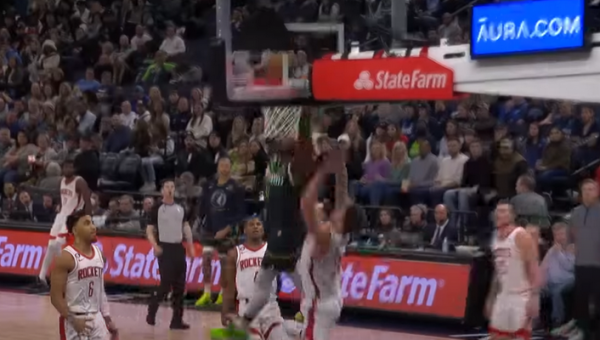 Gražiausias NBA nakties epizodas - galingas A. Edwardso dėjimas (VIDEO)