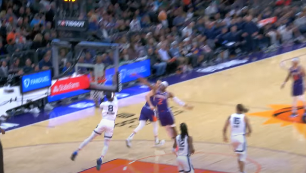 Gražiausias NBA nakties epizodas - metimas per visą aikštę (VIDEO)