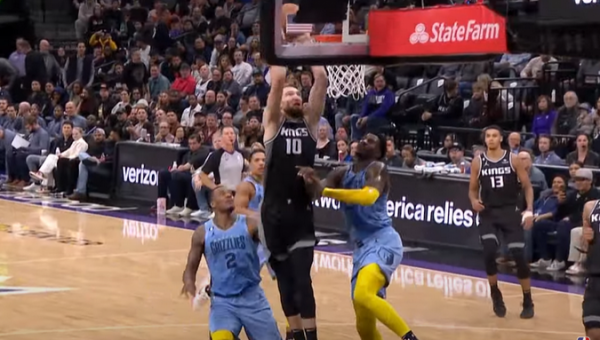 Galingas D. Sabonio dėjimas – tarp įspūdingiausių NBA epizodų (VIDEO)