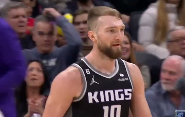 „Kings“ įveikė NBA lyderius, o D. Sabonis surinko trigubą dublį (VIDEO)