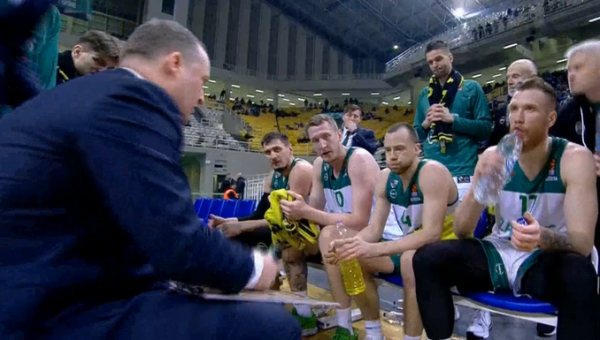 Pamatykite: K. Maksvyčio emocijos per minutės pertraukėles prieš „Panathinaikos“ (VIDEO)