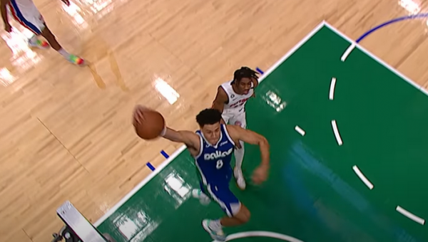 Gražiausias NBA nakties epizodas - efektingas „Mavericks“ gynėjo dėjimas (VIDEO)