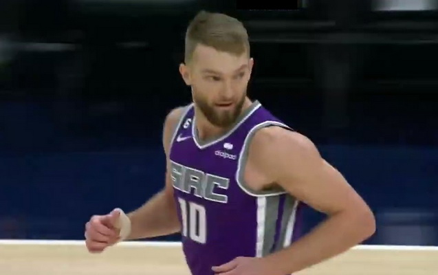 D. Sabonis žaidė naudingai, bet „Kings“ pralaimėjo Indianos ekipai (VIDEO)