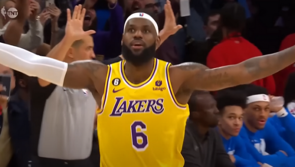 L. Jamesas susilaukė sveikinimų iš NBA žvaigždžių
