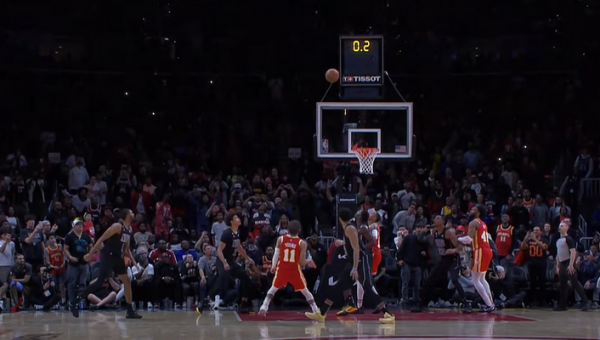 Gražiausias NBA nakties epizodas - pergalingas T. Youngo metimas (VIDEO)