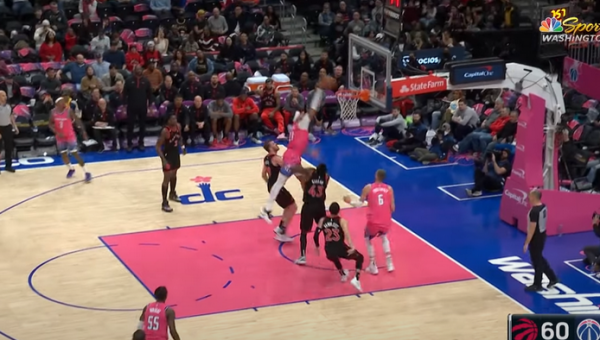 Gražiausias NBA nakties epizodas - „Wizards“ puolėjo dėjimas (VIDEO)