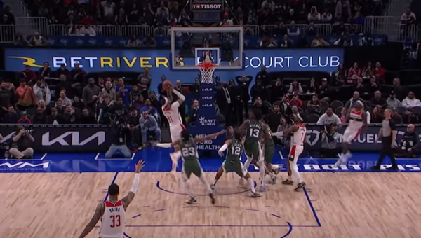 Gražiausias NBA nakties epizodas - „Wizards“ puolėjo pergalingas metimas (VIDEO)