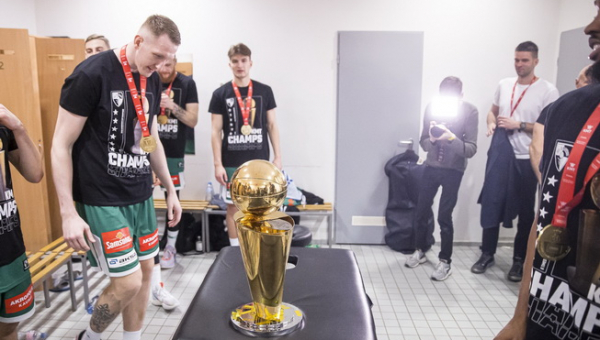 „Žalgiris“ per LKL grandų dvikovą siūlo visiems norintiems įsiamžinti prie KMT taurės