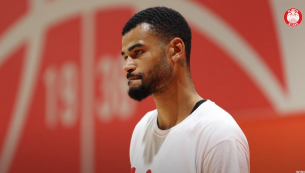 T. Luwawu-Cabarrot palieka „Emporio Armani“