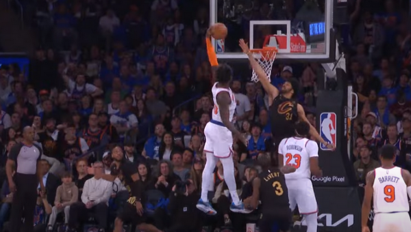 Gražiausias NBA nakties epizodas - „Knicks“ puolėjo efektingas dėjimas (VIDEO)