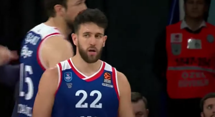 „Anadolu Efes“ vėl įveikė „Fenerbahče“ ir žengė į finalą