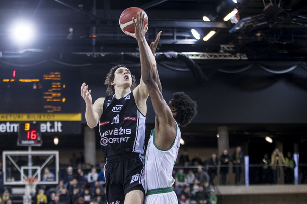 T. Sargiūnas karjerą tęs NCAA