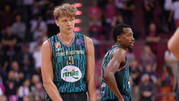 M. Kuzminskas surinko dvigubą dublį, bet Izmiro klubas krito prieš „Anadolu Efes“