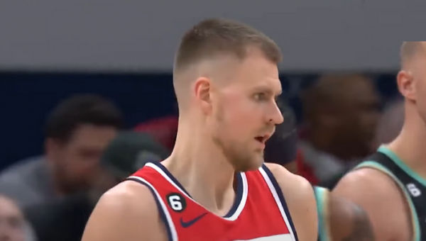 NBA lygoje gali įvykti trišaliai mainai (K. Porzingis gali persikelti į Bostoną)