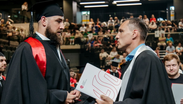 LSU diplomus atsiėmė J. Valančiūnas, J. Mačiulis ir K. Kemzūra